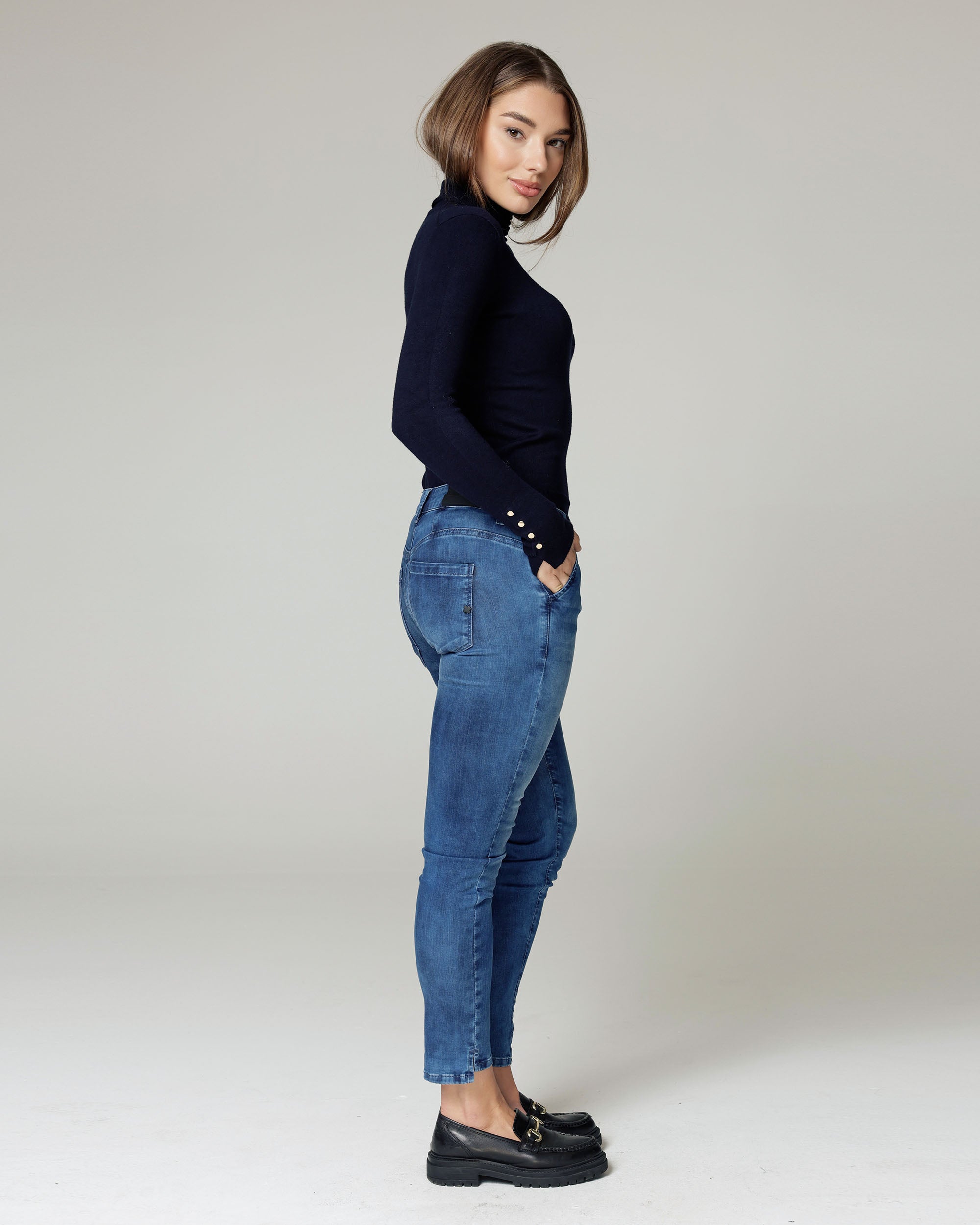 Soft Vintage Blue Skinny Jeans | The Nicky Secondary image