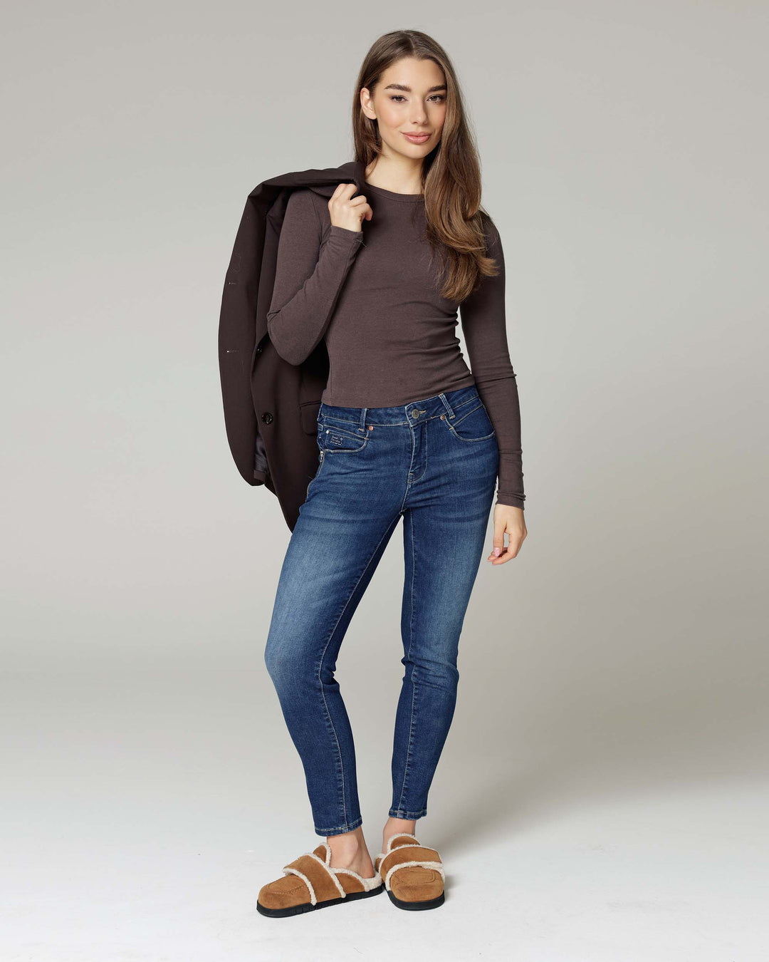 The Noemi, Dark Vintage Skinny Jeans