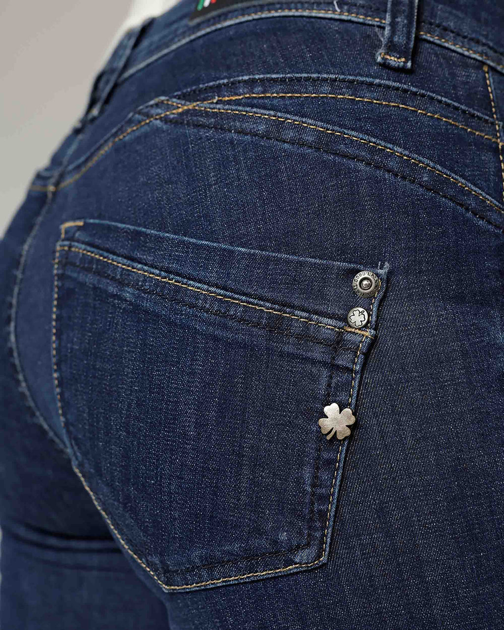 Dark Effect-Wash Jeans | The Verona