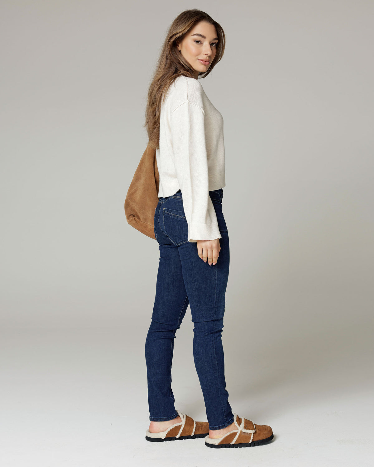 Dark Effect-Wash Skinny Jeans, The Verona, side view