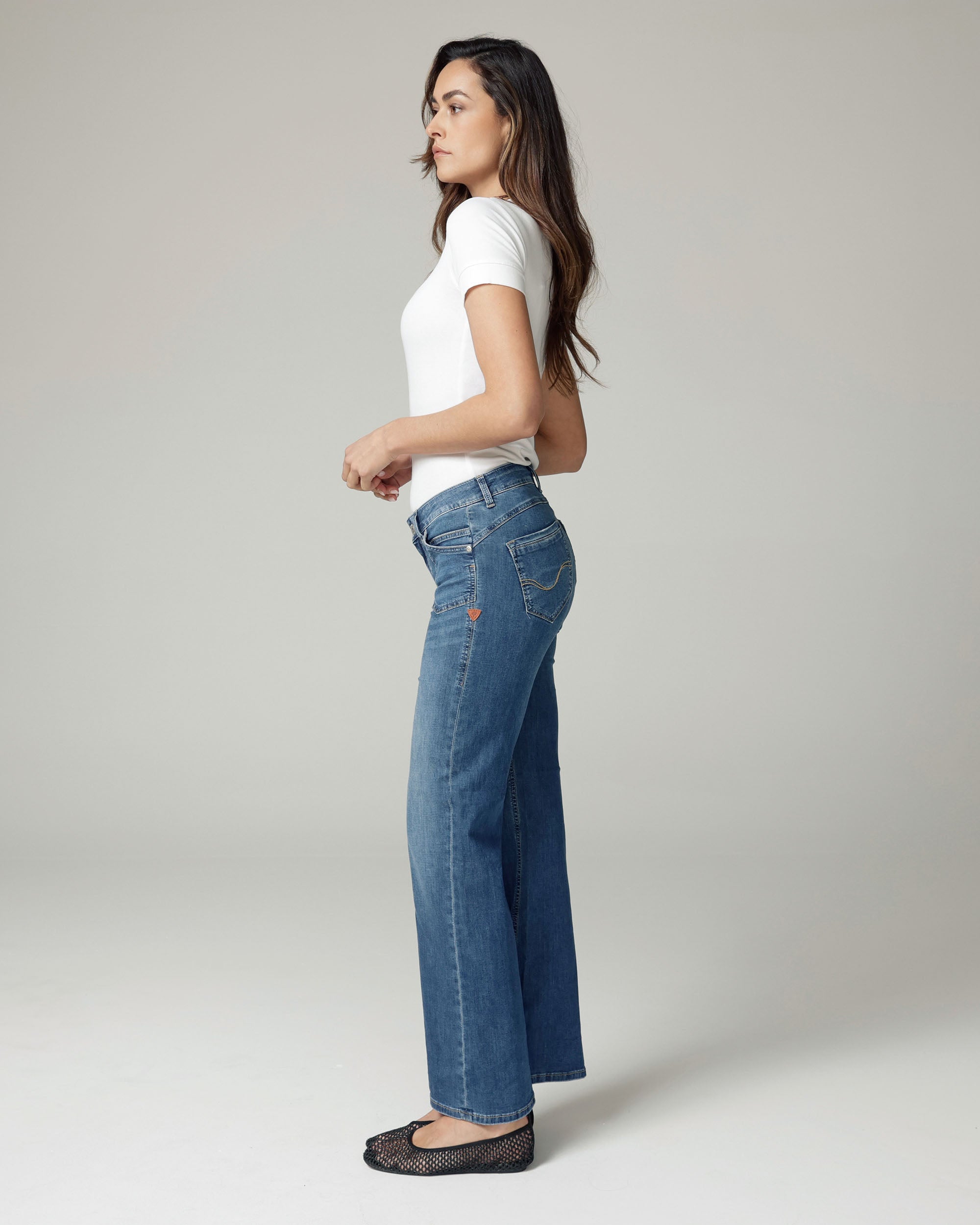 Light Used-Wash Blue Wide-Leg Mid-Rise Jeans | The Lolita Secondary image