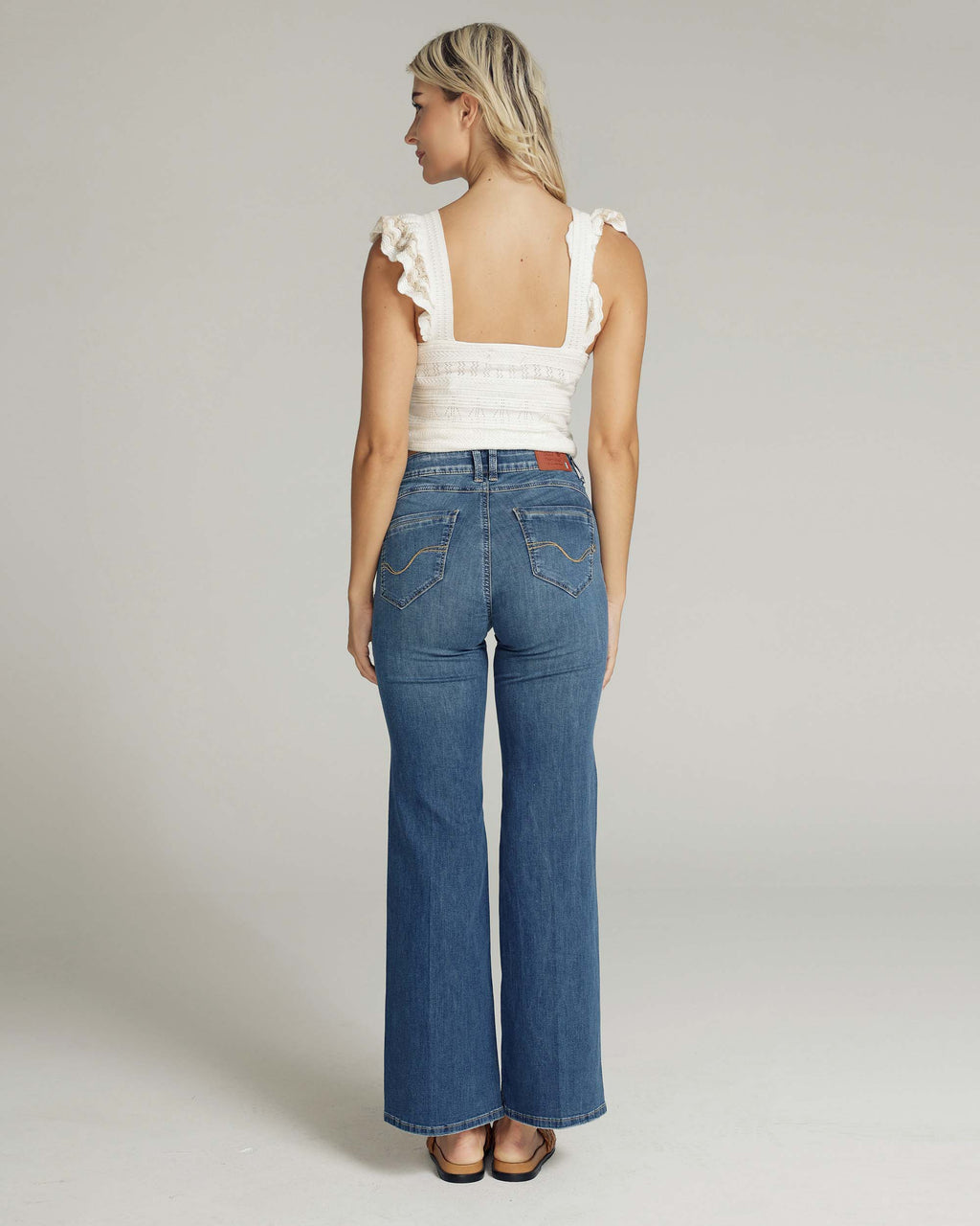 Light Used-Wash Blue Wide-Leg Mid-Rise Jeans | The Lolita
