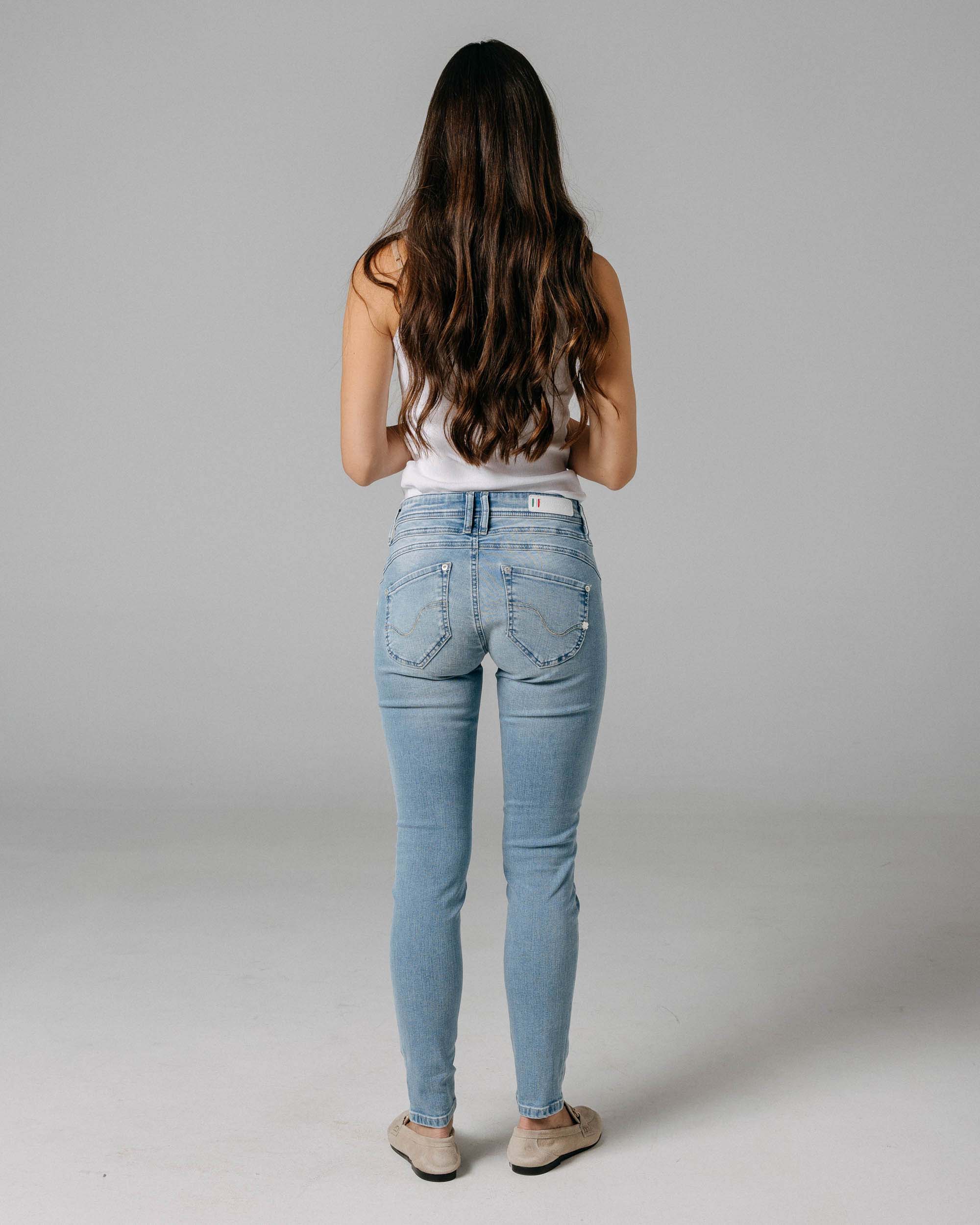 Vintage Light Blue Slim Jeans | The Manuela