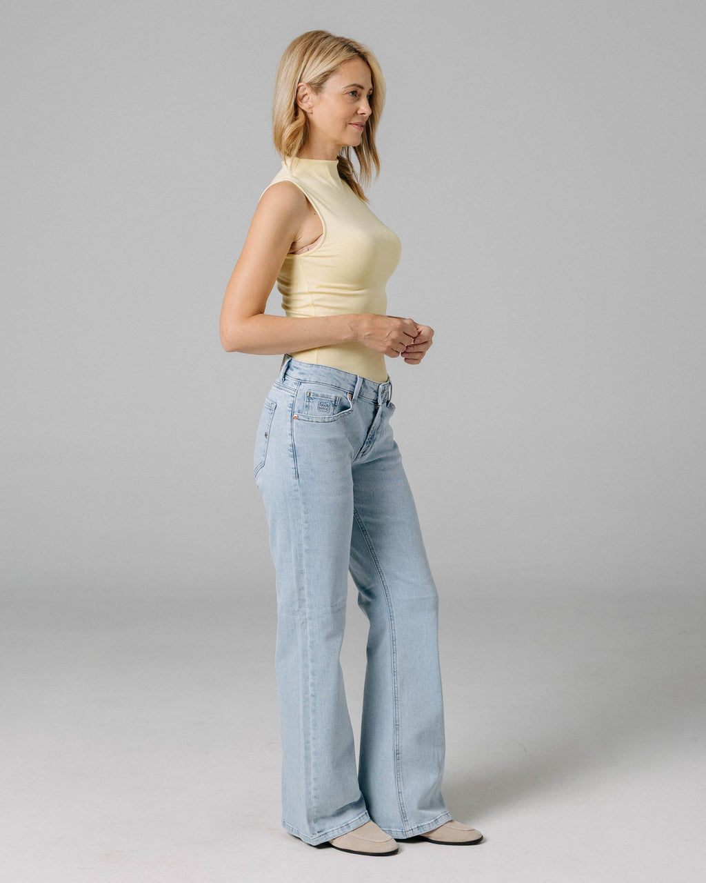 Vintage Light Blue Flare Jeans | The Sophia