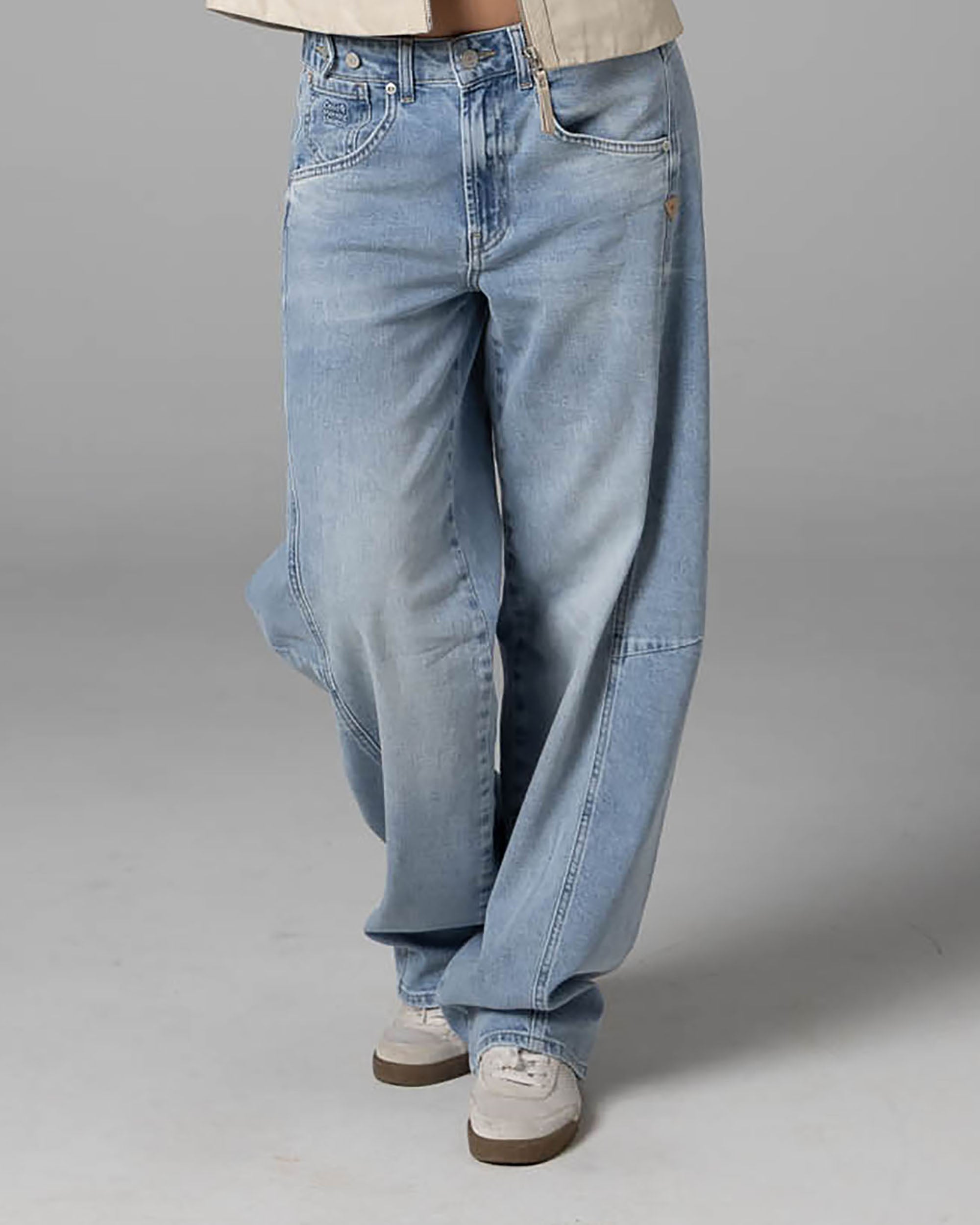 Light Blue Barrel Jeans | The Kristin