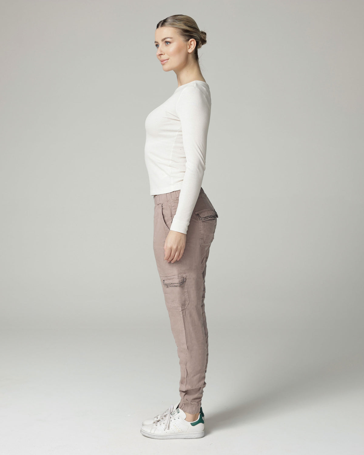 Light Rosewood Relaxed Cargo Trousers, The Gigi, side view